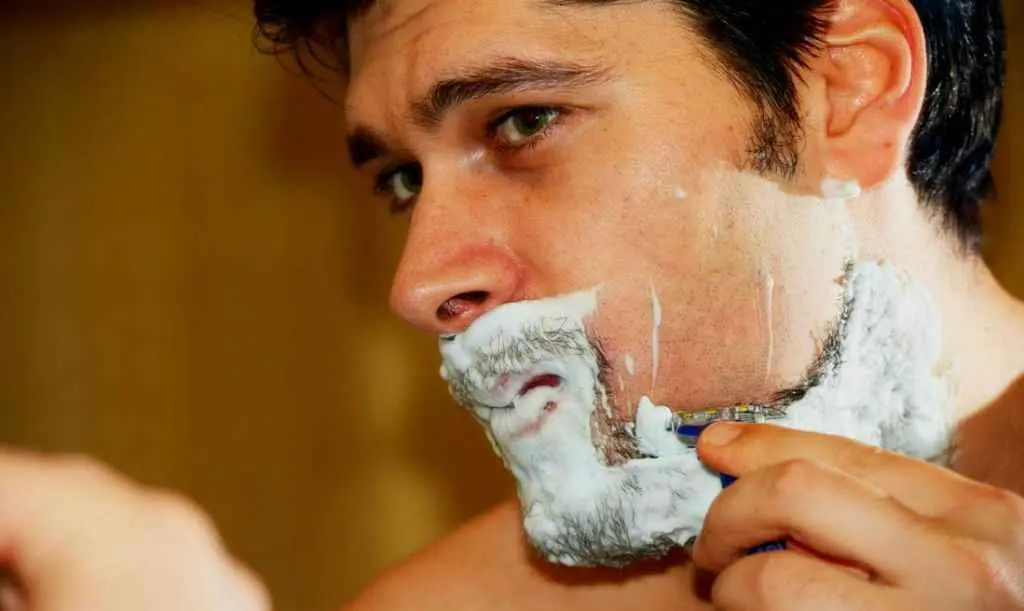 Imagem do post Pelo encravado na barba: como evitar esse problema e o que usar para melhorar?